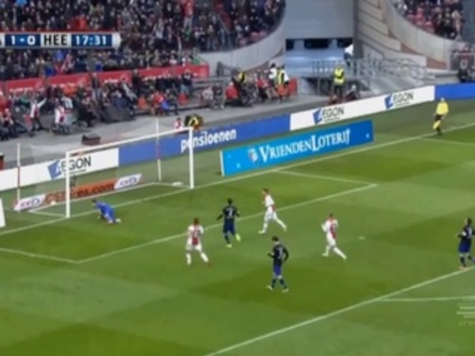 Ein Schöne, zwei Elfer, drei Kisten für Ajax