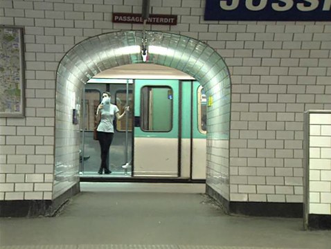 Metropolitaine 1995 Réalisation : Jean Breschand Production : IO production, Images Plus Sujet : chronique du métro à plusieurs voix, ouverte à toutes les bifurcations