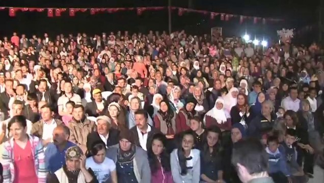 ÜMRAN ÖZDEMİR ELMALI ESKİHİSAR KÖYÜ KONSER 4