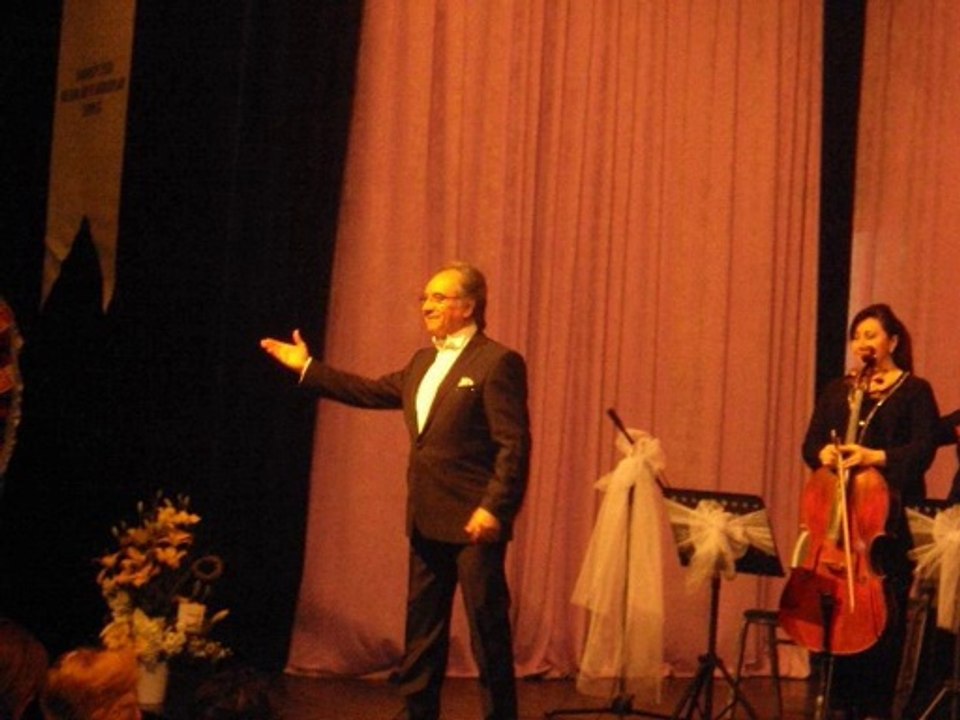 Vedat ÇETİNKAYA-Kadın Bir Gül Aşk Bir Mevsim (NİHAVEND)R.G