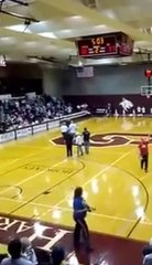 Un aveugle marque un panier à 3pts et gagne 1 an de McDonald Gratos!!