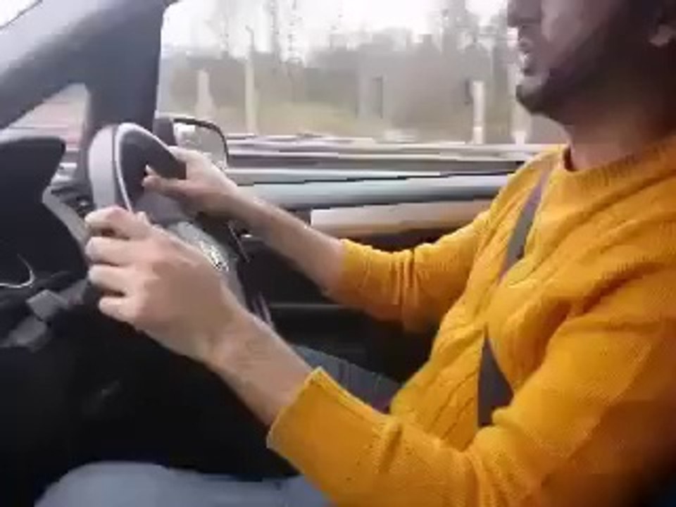 Car Mai Eik Khobsorat Naat...