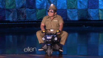 Akshat Singh, le danseur de 8 ans invité chez Ellen