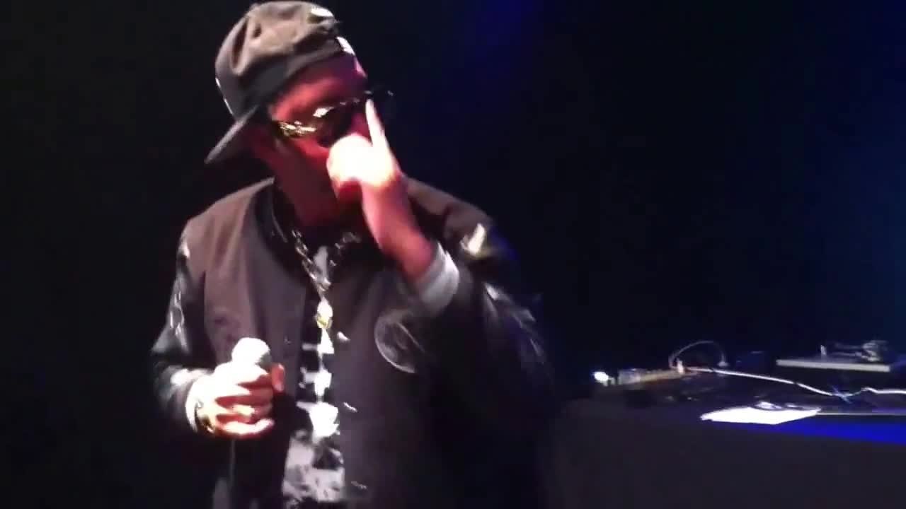 Bagarre du rappeur Seth Gueko en concert