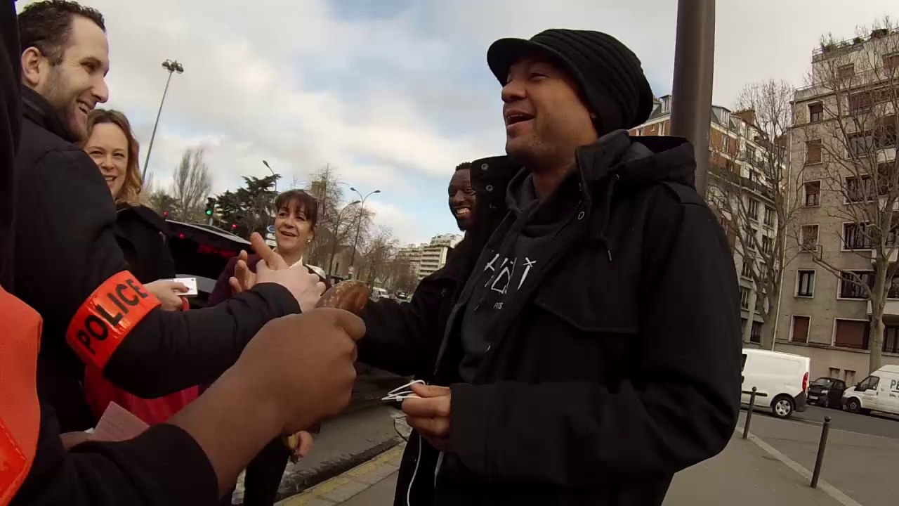 Fabrice Eboué et Thomas N'Gijol piégés par Les Démontés