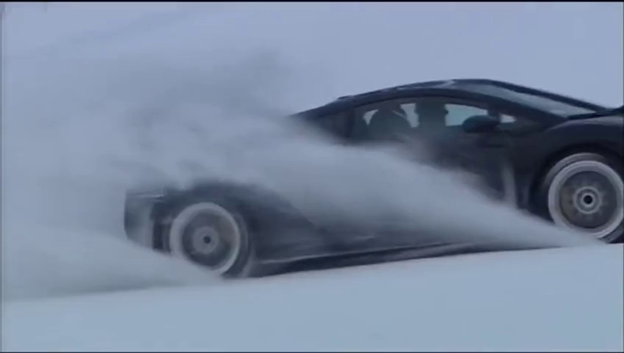 Skiing with a Lamborghini Gallardo! Crazy...