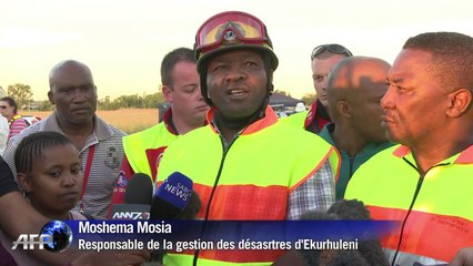 Premiers mineurs coincés secourus en Afrique du Sud