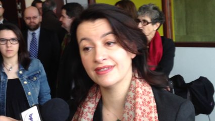 Immobilier : Cécile Duflot , ministre du logement , signature du protocole de cession État/Epamsa/RFF
