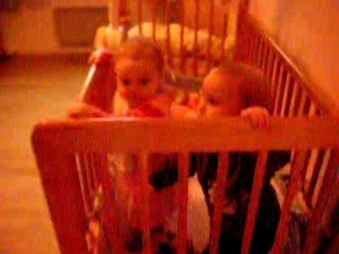 Carla danse sur Adora (Indochine)