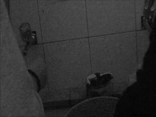 Mentres tu jugues amb ella... altres la necessiten per viure