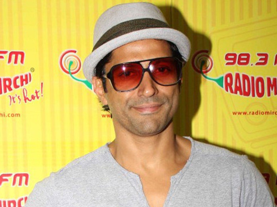 Farhan Akhtar Exclusive Interview On Shaadi Ke Side Effects