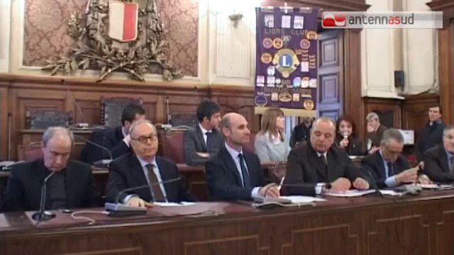 TG 17.02.14 Poliziotti premiati, aiutarono migranti del Cara a diventare atleti