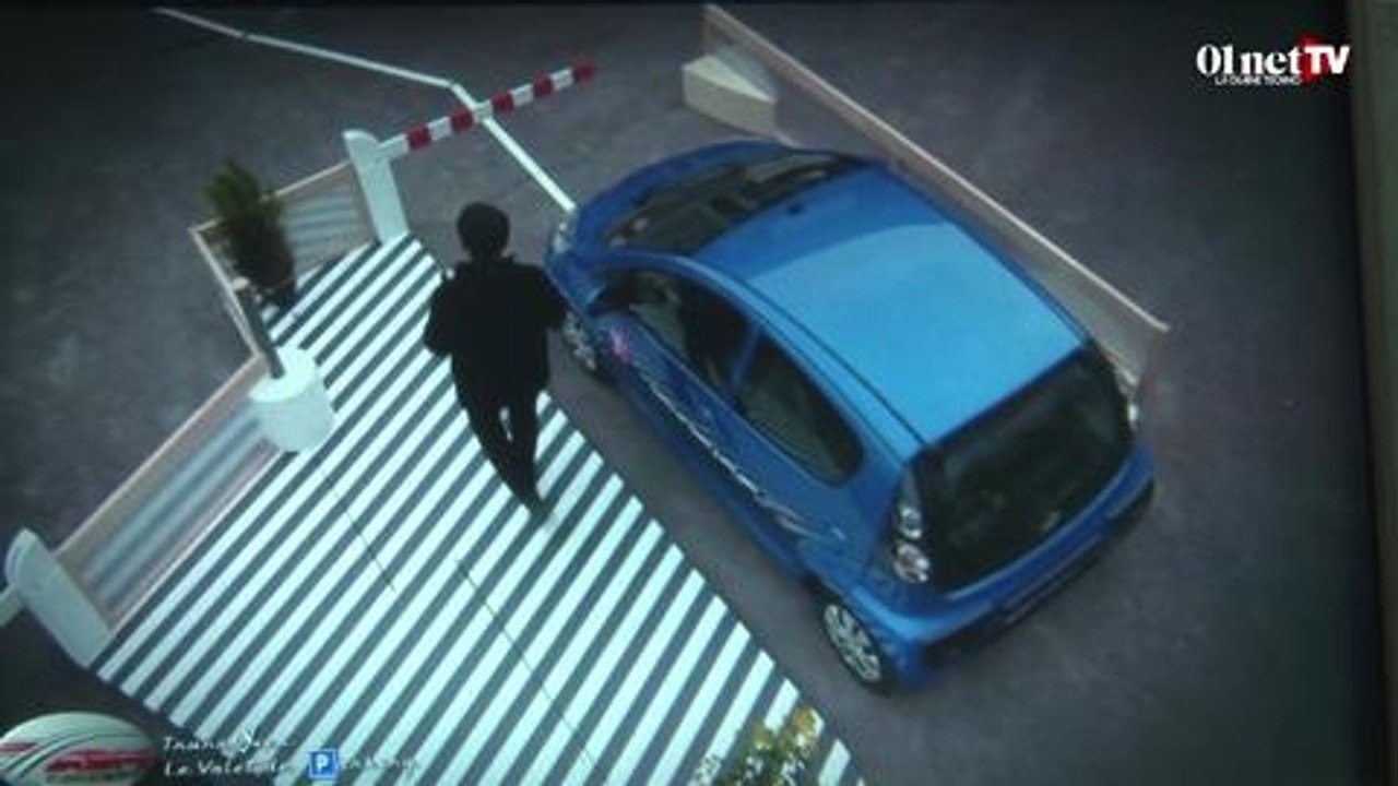 Quand la voiture se gare toute seule grâce au valet de parking automatique