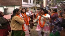 Women BJP activists launch ‘mehndi’ campaign for NaMo