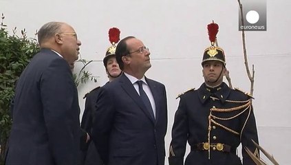 François Hollande: İslam, cumhuriyet değerleriyle uyumlu