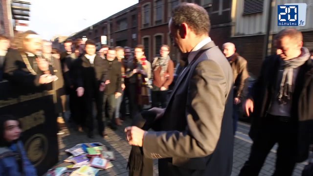 Copé invité à un autodafé de livres pour enfants