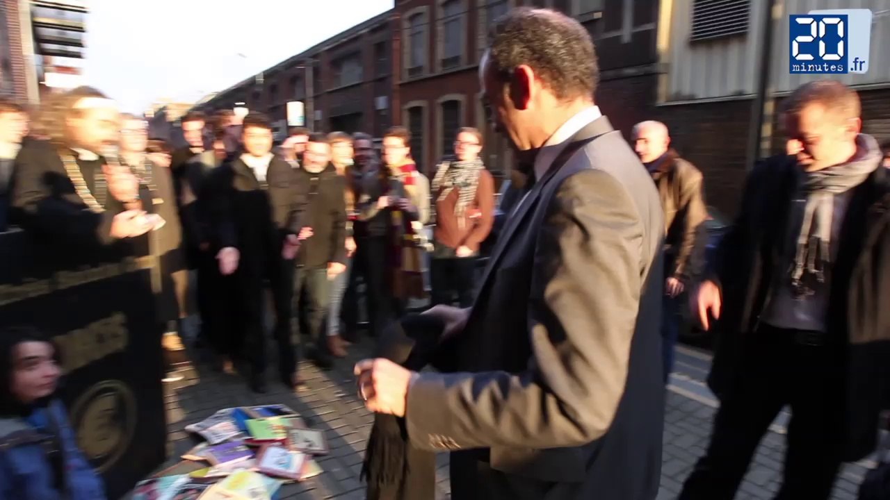 Copé invité à un autodafé de livres pour enfants