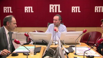 JFC dénonce le choix "de mettre à nu des gens incarnant l'autorité" dans le livre "Tous à poil". [18.02.2014]