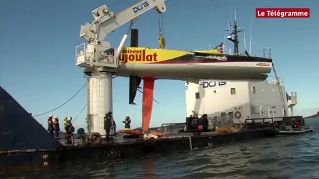 L'Aber-Wrac'h (29). Cheminées Poujoulat : l'épave sortie de l'eau