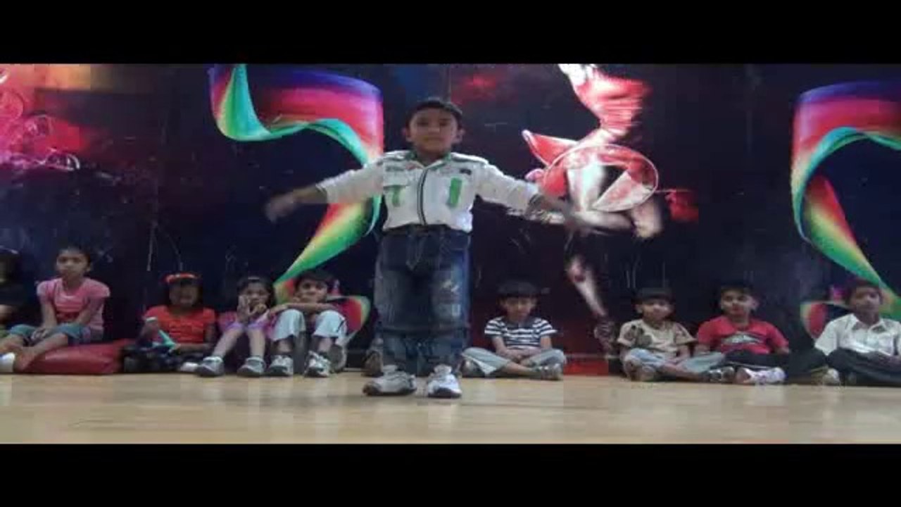 B. 5 YEARS KID DANCE