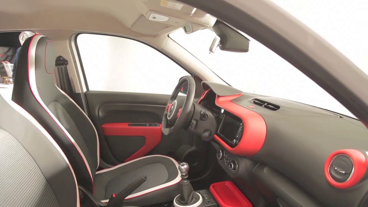 Planche de bord de la nouvelle Renault Twingo III (2014)