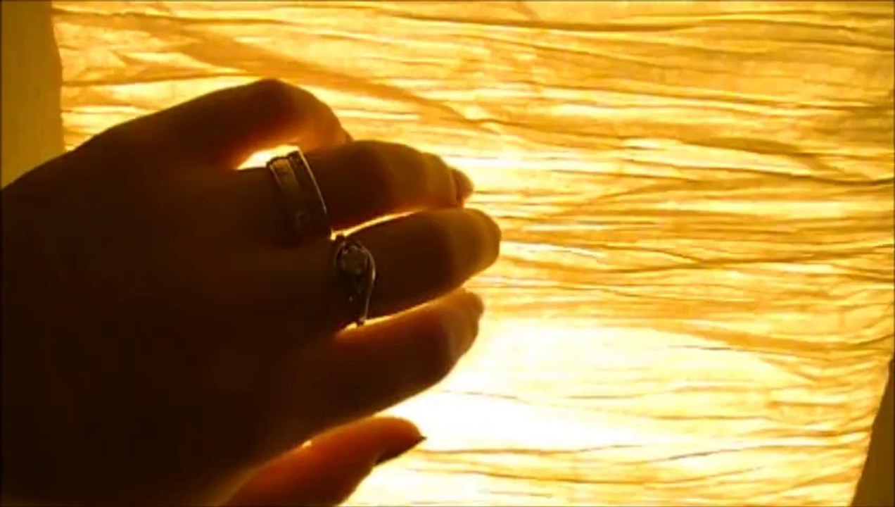 ASMR: Scratching Paper Lamp