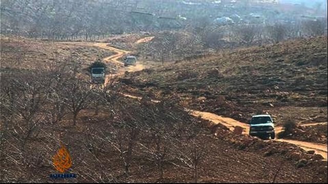 Fighters and Syrian refugees retreat to Arsal in Lebanon