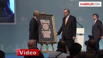 Erdoğan'a Öho Derneği'nden Hat Eseri Hediye Edildi