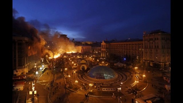 Affrontements à Kiev : Il me semble entendre des détonations d'armes à feu