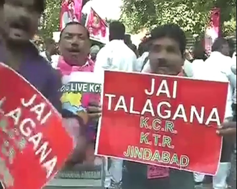 Andhra Pradesh CM Kiran Kumar Reddy resigns