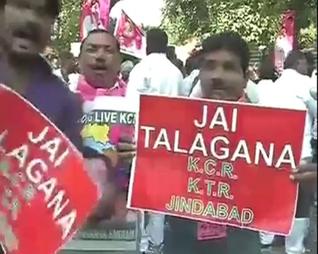 Andhra Pradesh CM Kiran Kumar Reddy resigns