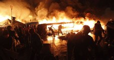 Pluie de cocktails molotov et mur de flammes à Kiev