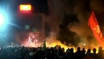 Ukraine : à Kiev, la place Maïdan se réveille au milieu des flammes