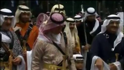 En Arabie saoudite, le prince Charles troque son kilt contre un keffieh