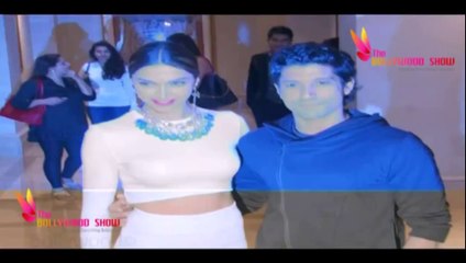 Deepika Padukone Uncomfortable in Fit BRA - CHECK OUT