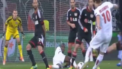 Magnifique volée de Zlatan Ibrahimovic contre le Bayer Leverkusen 18/02/2014