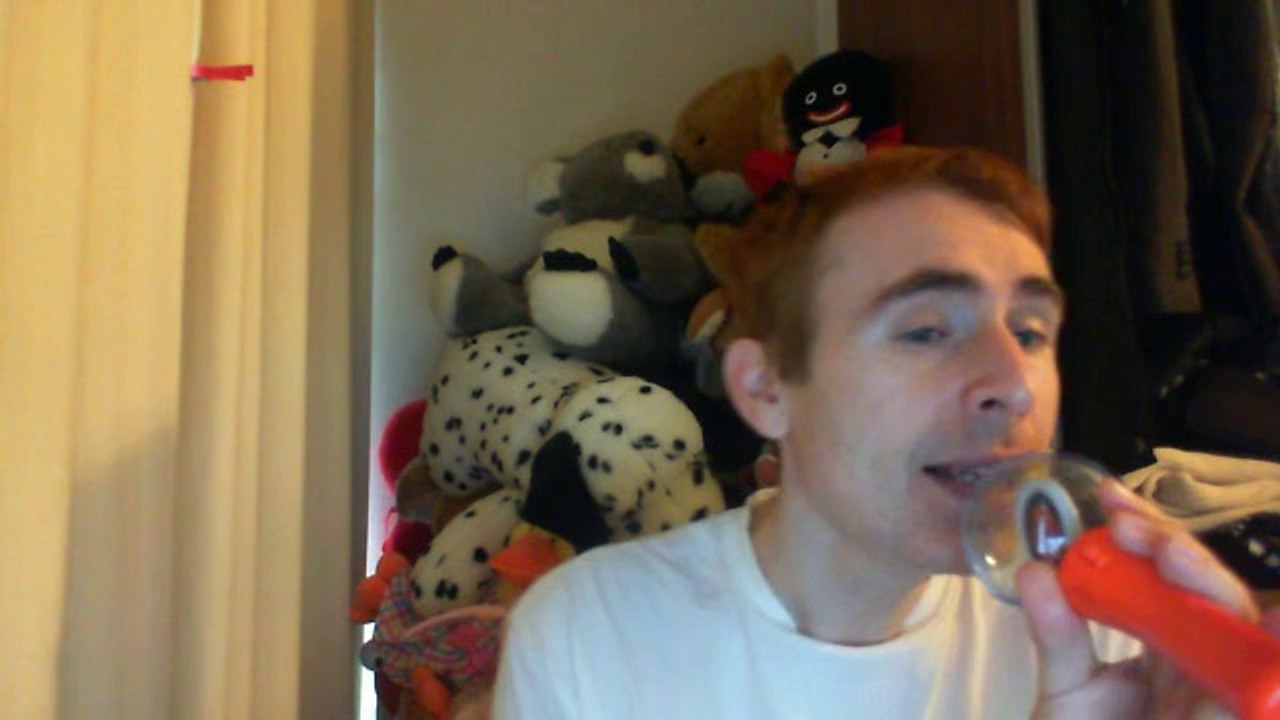 Wiwi égratigne "petite messe solennelle" de Juliette Noureddine