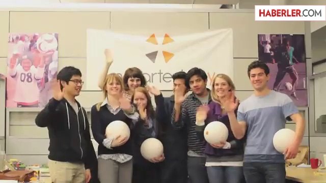 Futbol Topuyla Akıllı Telefonu Şarj Ettiler