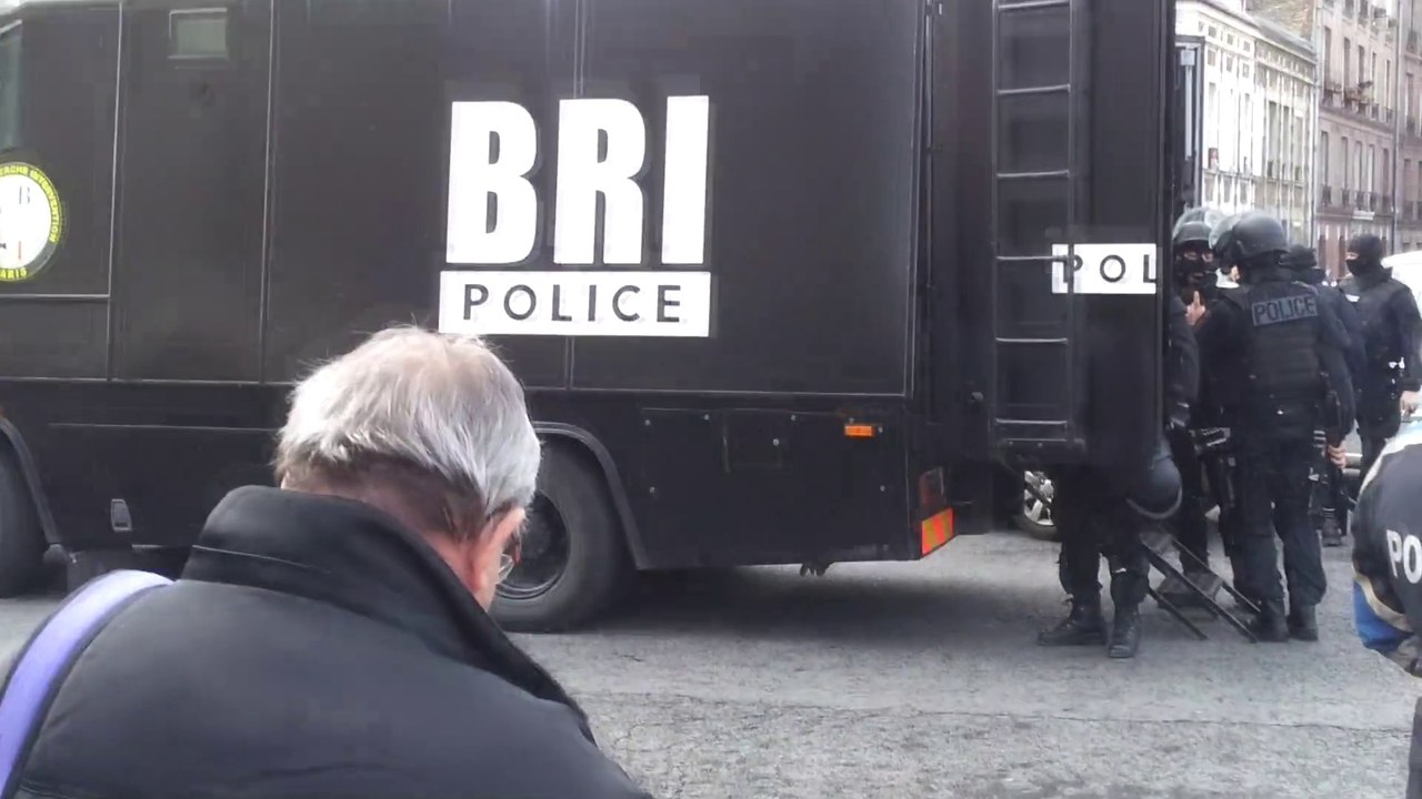 Braqueurs retranchés à Noisy. L'arrivée des forces d'intervention