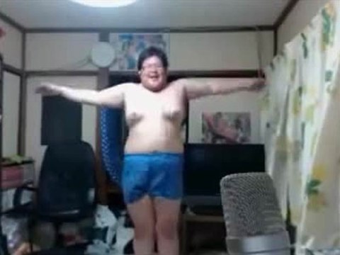 Japonais danse sur Love La Doll