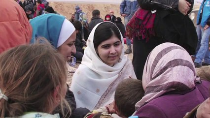 Malala visita campo de refugiados sírios