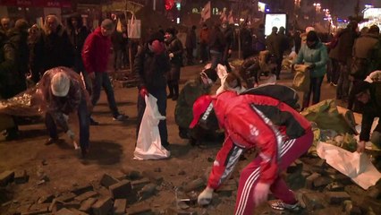 Kiev in flames as Obama warns of 'consequences'