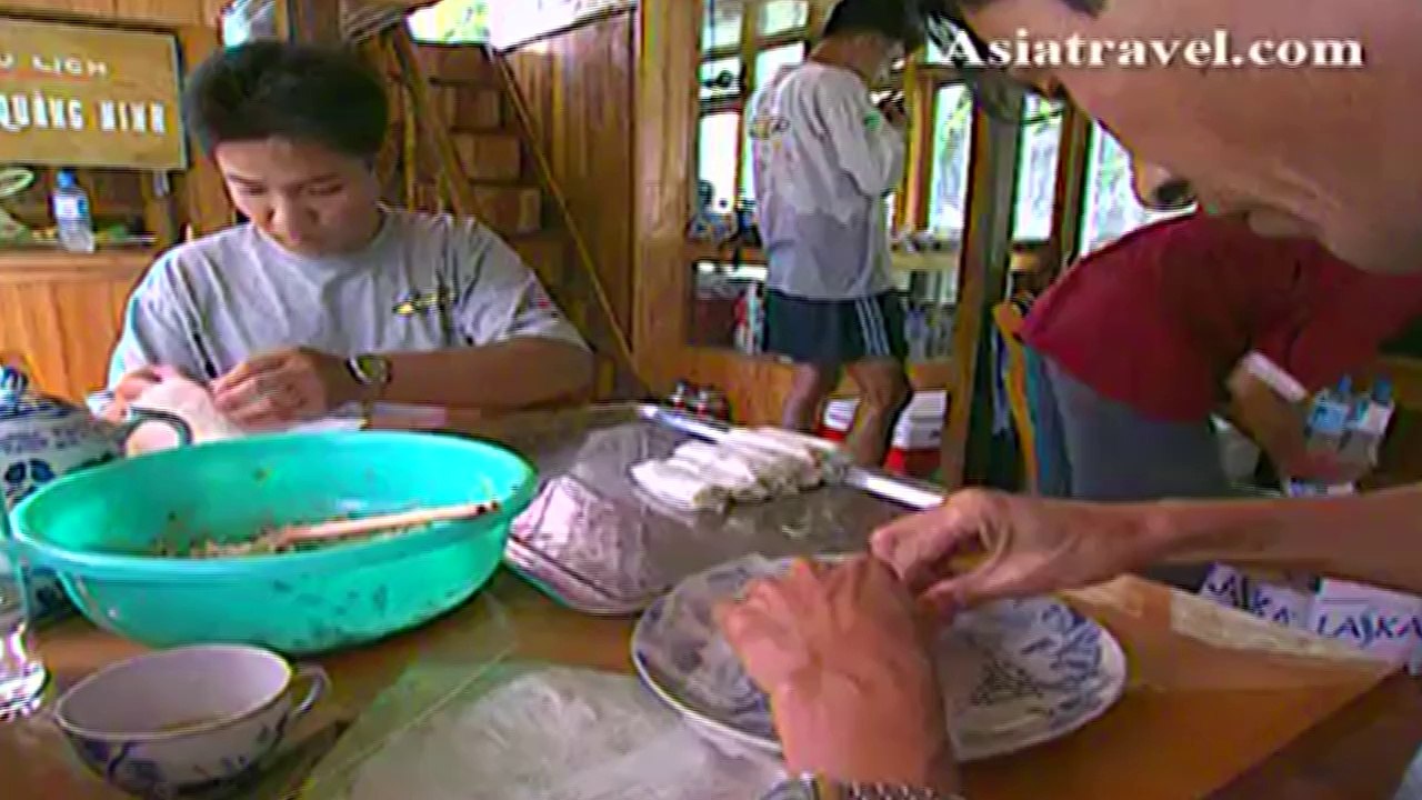 Halong bay Cruise, Vietnam by Asiatravel.com