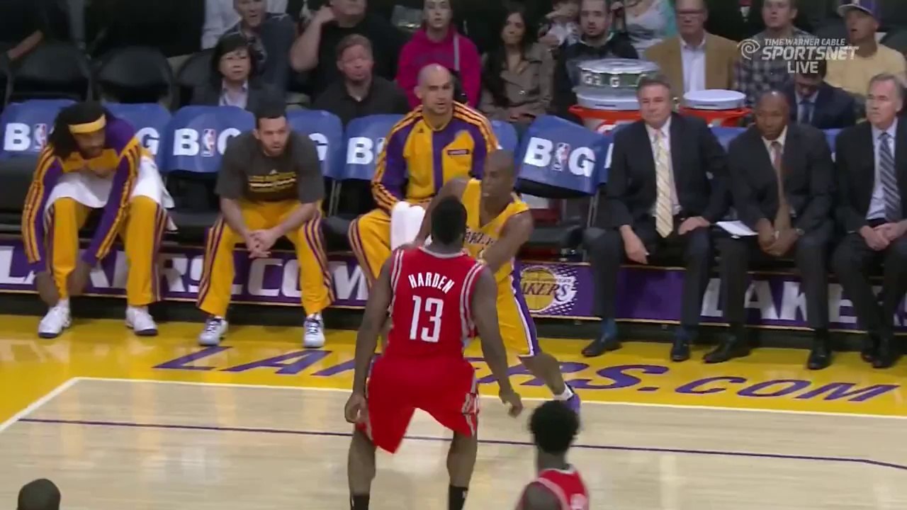 Le shoot derrière la planche très chanceux de Jodie Meeks