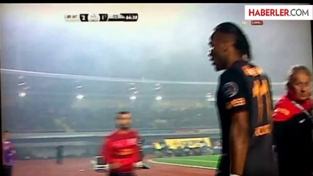 Ünal Aysal: Drogba Anlık Bir Tepki İle Reaksiyon Gösterdi