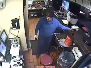 Pizza Hut Employee Urinating in Sink