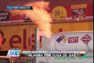 Alarma por fuga de gas en cisterna dentro de un grifo de la Tablada de Lurín