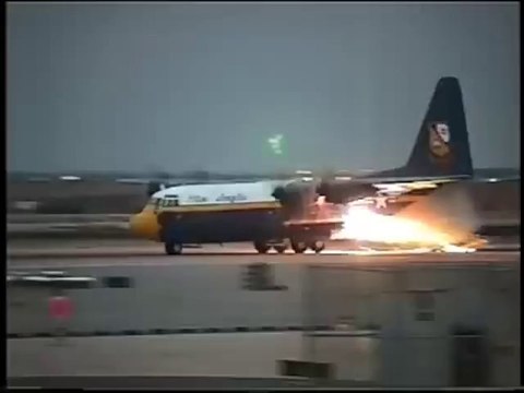 Décollage d'un Avion C-130 Fat Albert : impressionnant!