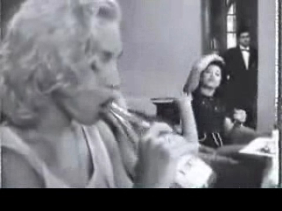 madonna_simule_pipe