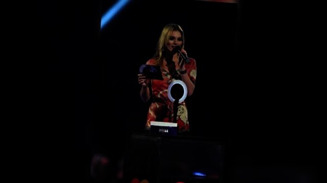 Kate Moss Wows As Ziggy Stardust To Collect Bowie's Brit Award